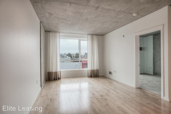 Building Photo - 45 Bartlett St