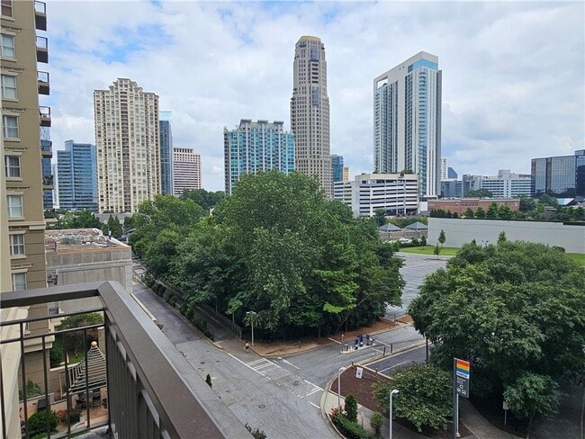 Foto del edificio - 3334 Peachtree Rd NE