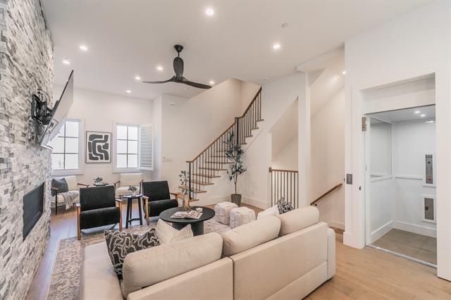 Building Photo - 61 Cortes Dr