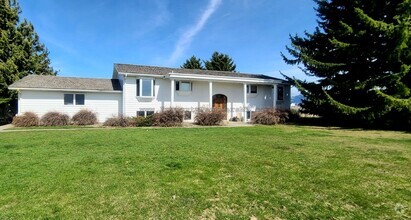Building Photo - 4840 Fowler Ln
