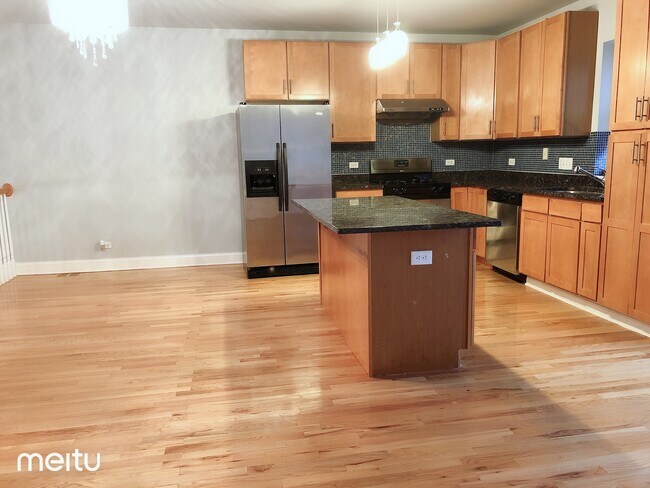 Building Photo - 3607 W 53rd St