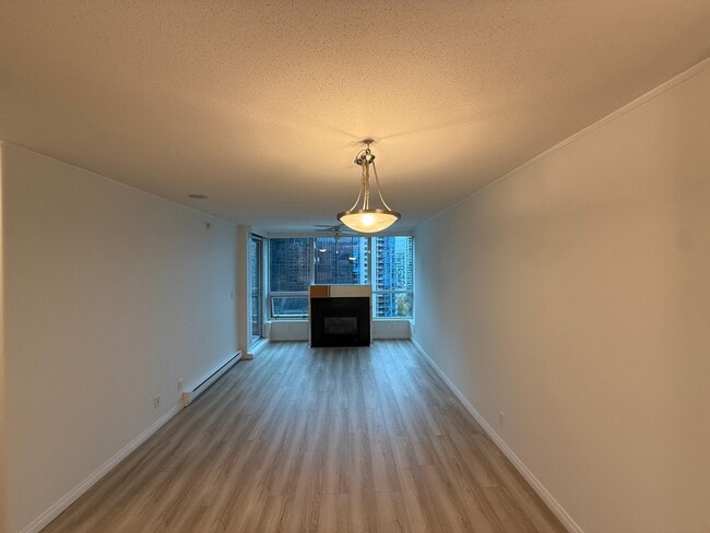 Building Photo - 1328 W Pender St