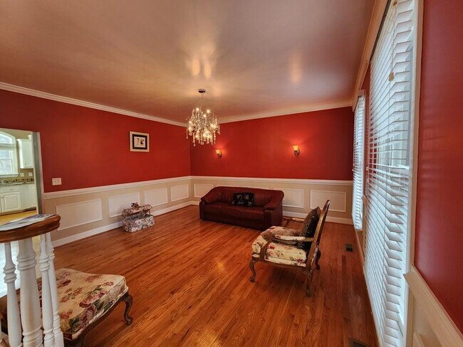 Building Photo - 6602 Hidden Woods Dr