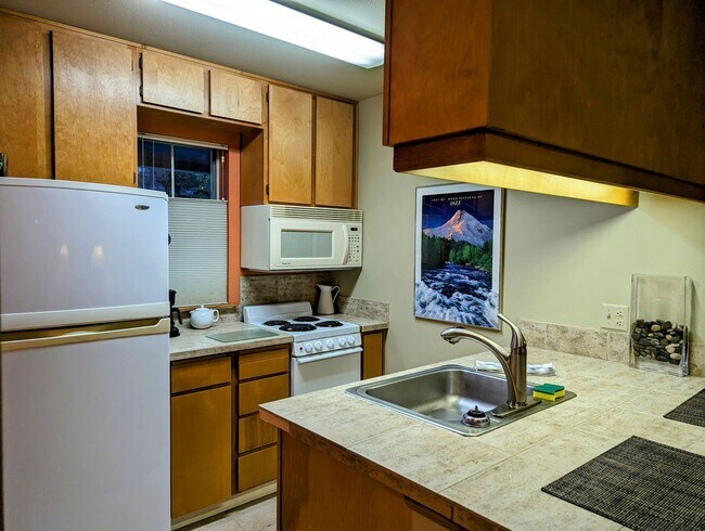 Foto del edificio - Downtown Condo in Hood River | 1 Bedroom 2...