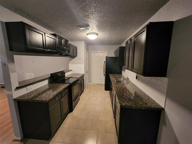 Building Photo - 10911 Sagecrest Ln