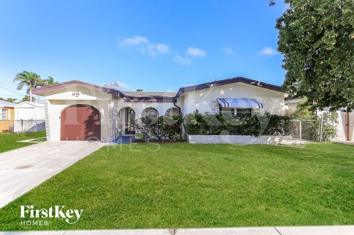Foto principal - 7481 Lincoln St