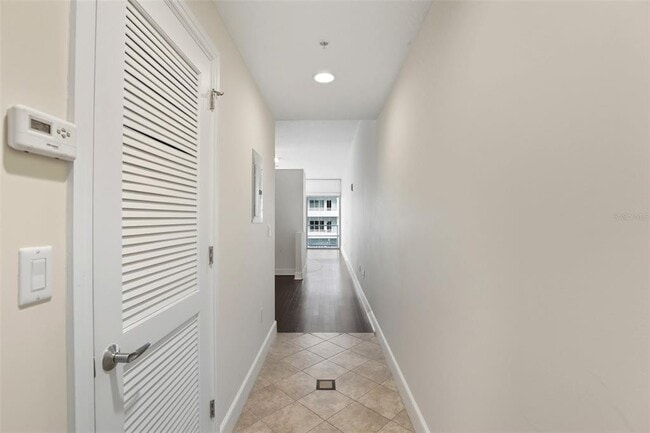 Building Photo - 101 S Eola Dr