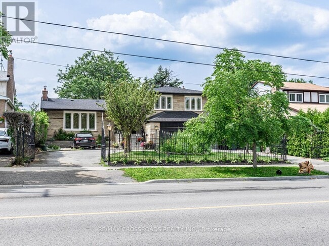 Photo du bâtiment - 174 Bellamy Rd N