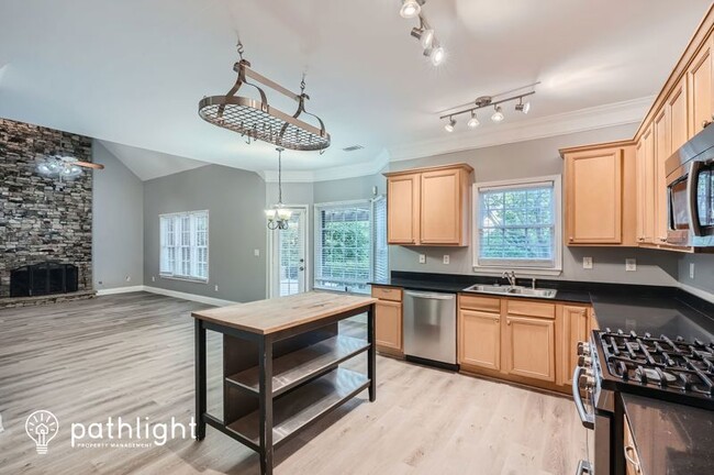 Building Photo - 1430 Juniper Springs TR SW