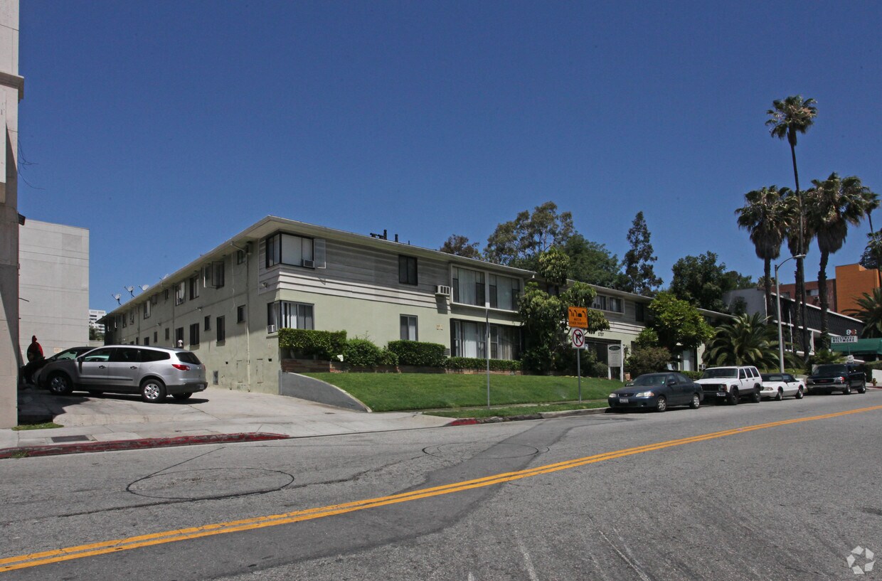 HollyView Apartments Los Angeles, CA