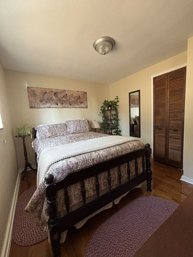 Building Photo - 3 Bed 1 Bath in Coraopolis, PA