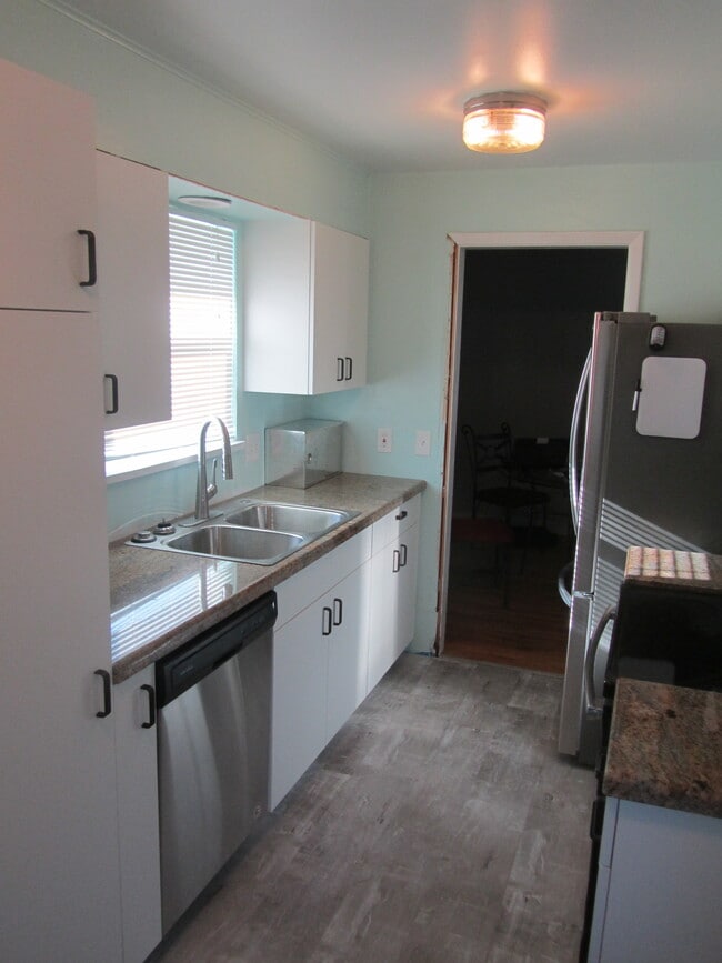 Kitchen - 2313 Peoria St