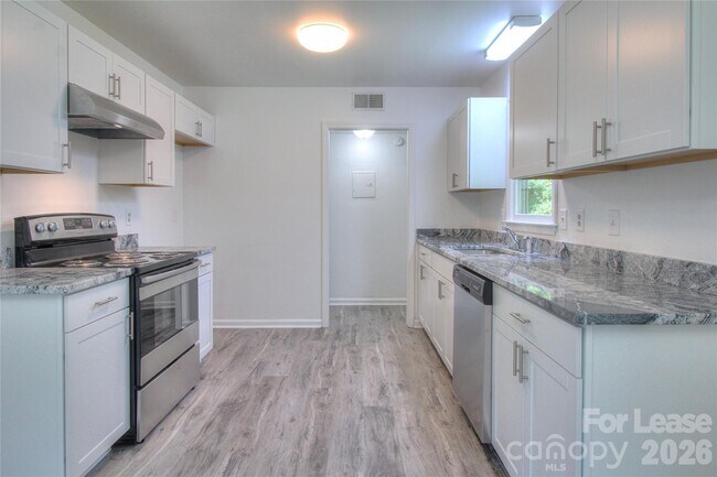 Foto del edificio - 1015 Sharon Dr