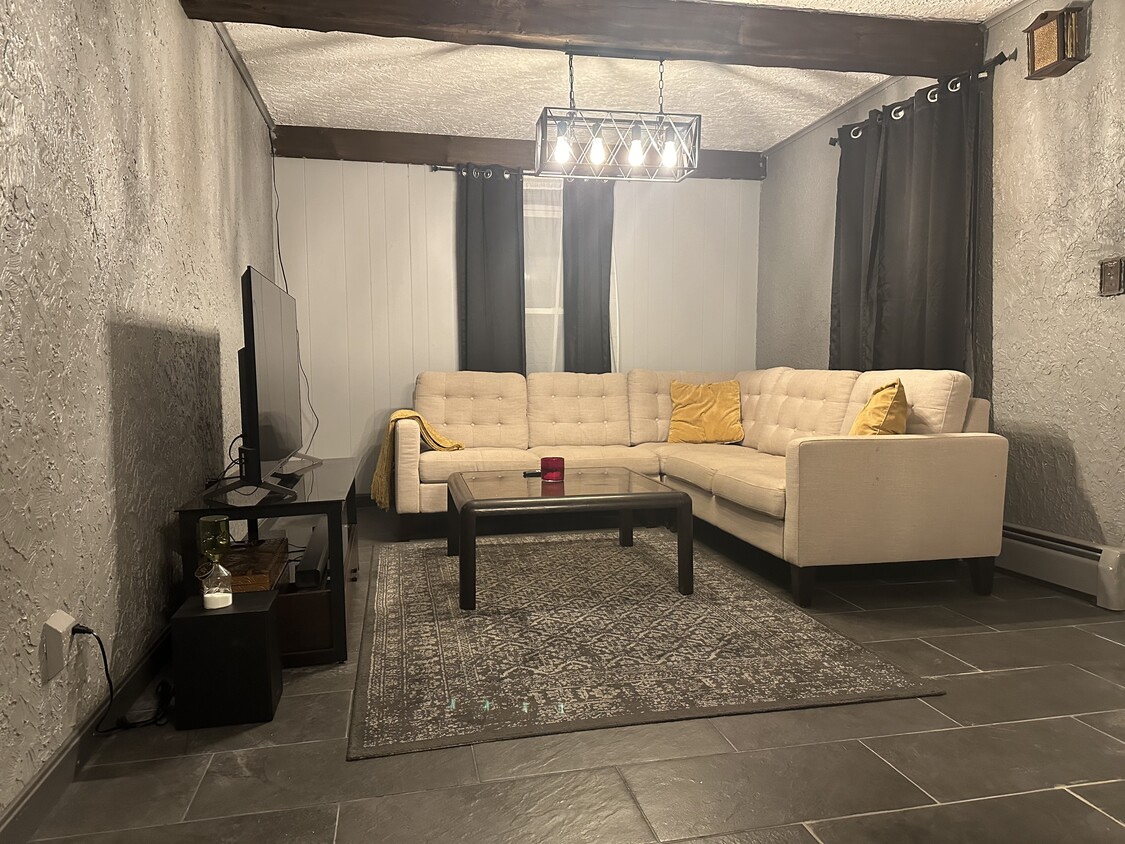 Foto principal - 62 Pond St