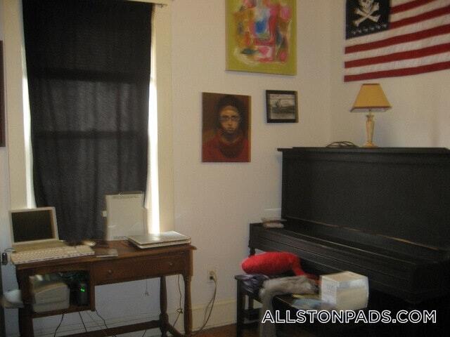 Building Photo - 11 Scottfield Rd