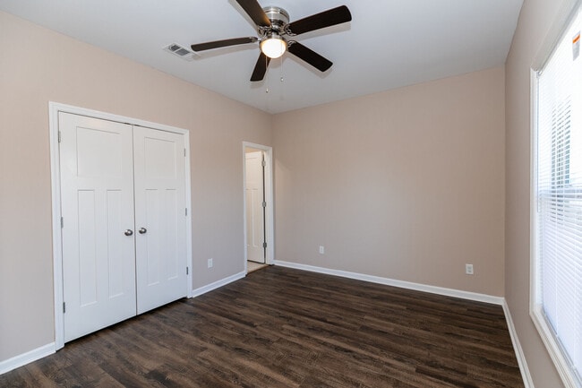 Building Photo - 696 Patriots Place