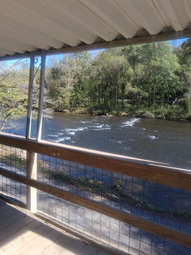 Foto del edificio - $1,800 - 2 Bedroom / 1 Bath Mobile Home Si...