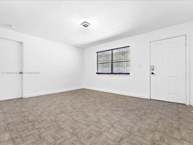 Building Photo - 812 NW 55th Terrace