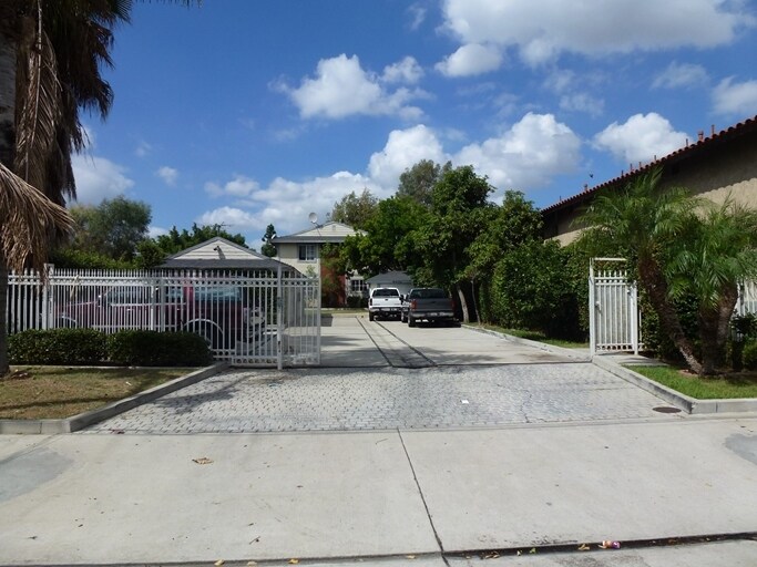 Primary Photo - 6071 Kingman Ave