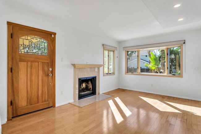 Foto del edificio - Great two story home in Pacific Beach close to the bay!