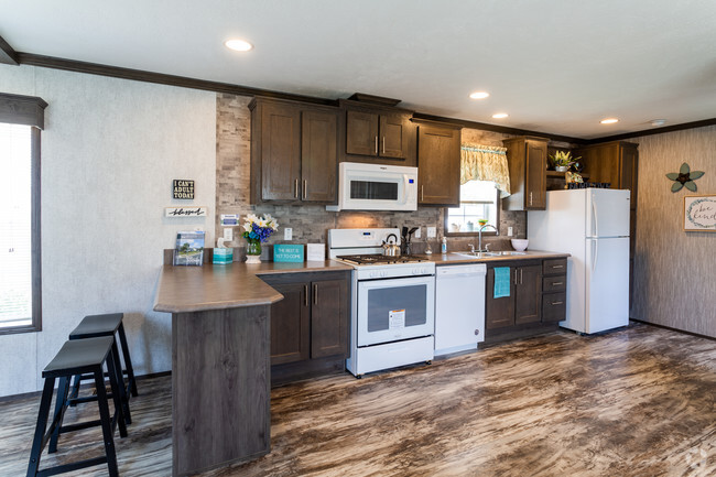 Kitchen Area - Heather Highlands