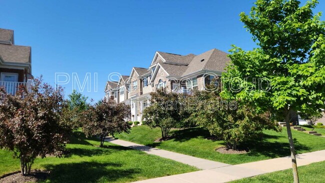 Foto del edificio - 4444 Monroe Ct