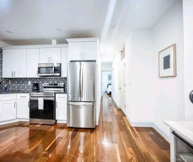 Foto del edificio - 188-25 Keeseville Ave