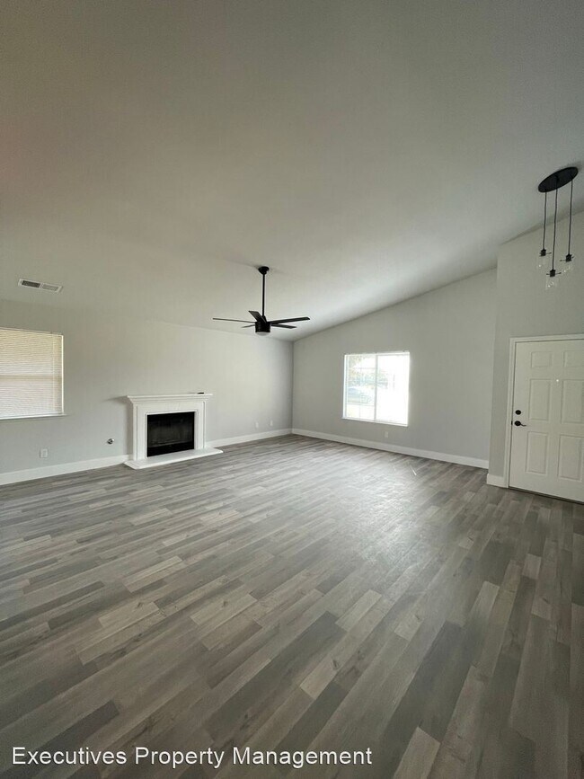 Building Photo - 4 br, 2 bath House - 2253 Yorktown Sq