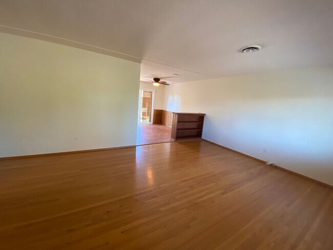 Foto del edificio - 1651 Chiswick Ct