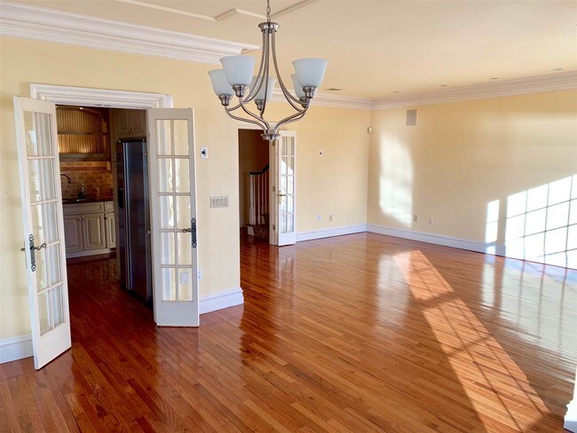 Building Photo - 54 Bergen Ridge Rd