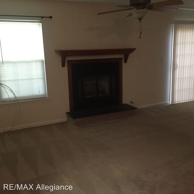 Building Photo - 208 Henwick Ct