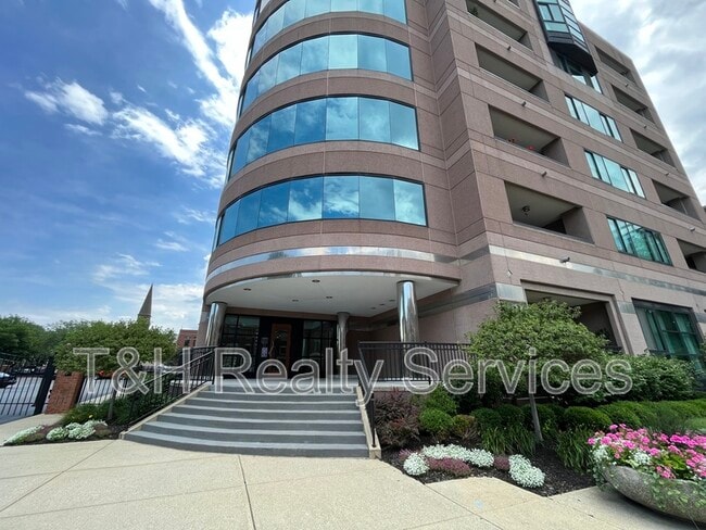 Building Photo - 225 N New Jersey St