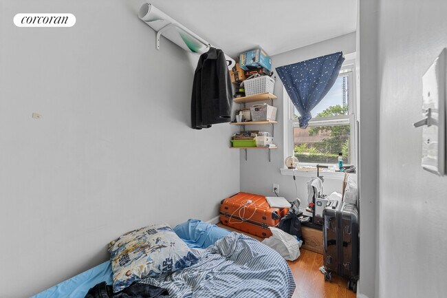 Foto del edificio - 572A Myrtle Ave