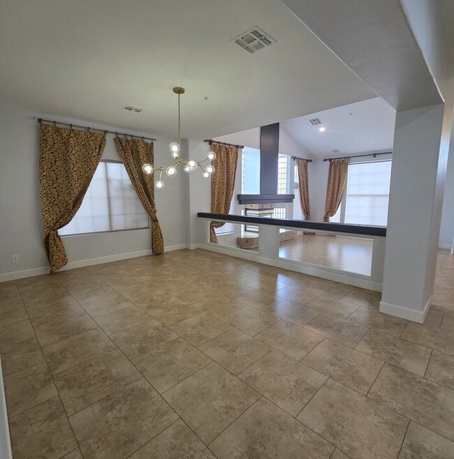 Foto del edificio - Stunning Resort style Home 5-bedroom Pool/Spa