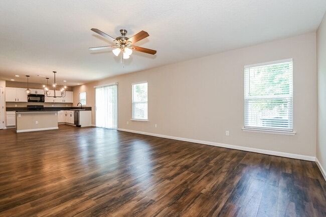 Foto del edificio - 523 Worcester Ct.