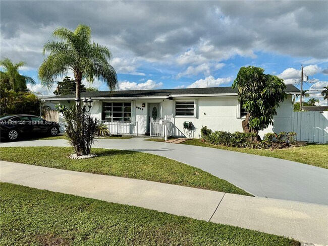 Foto del edificio - 8855 SW 17th Terrace