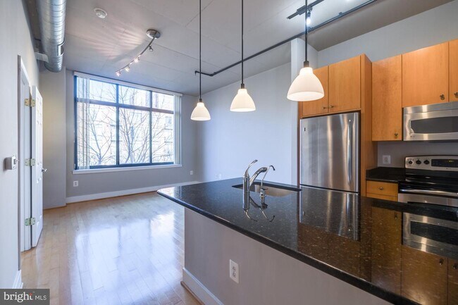 Building Photo - 520 John Carlyle St