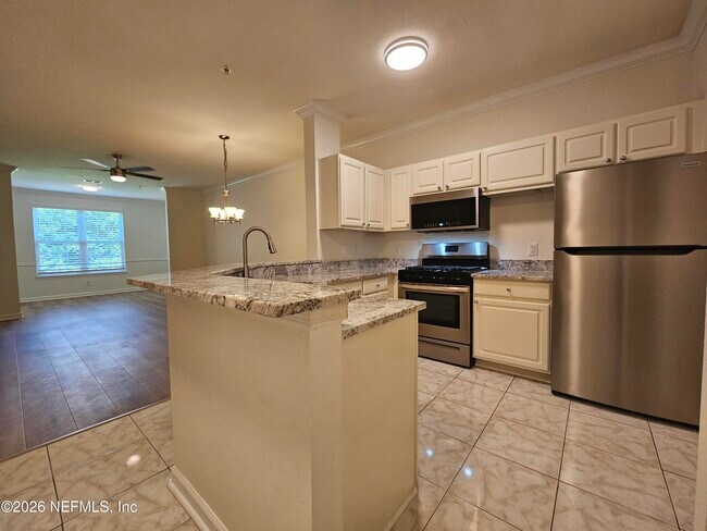 Foto del edificio - 13810 Sutton Park Dr N