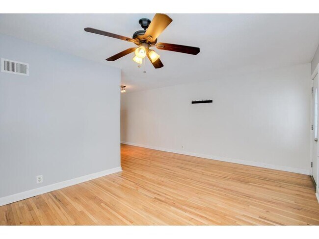 Foto del edificio - 3964 Xenwood Ave S