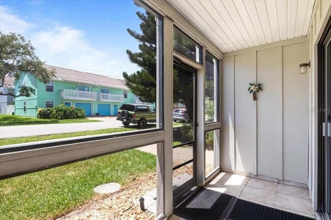 Building Photo - 3800 Saxon Dr