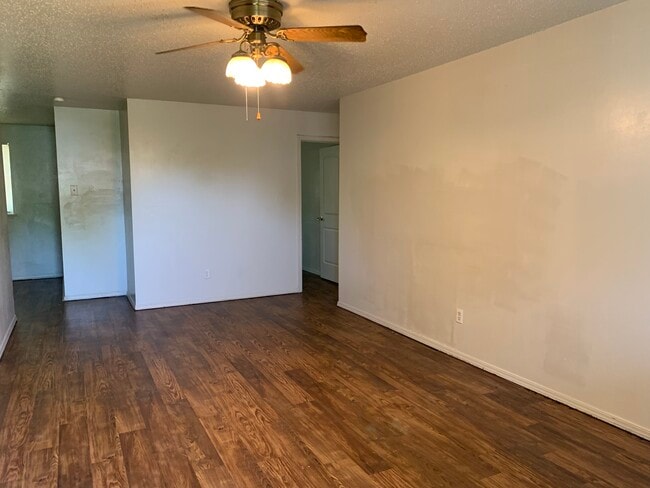 Living Room - 1317 Lakecrest Dr