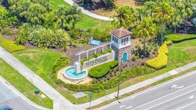 Building Photo - 2027 Majorca Dr