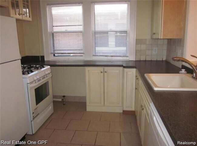 Foto del edificio - 1005 Beaconsfield Ave