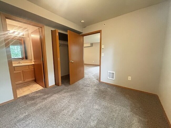 Foto del edificio - Your Home is Waiting!