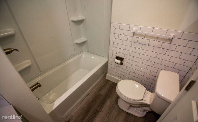 Building Photo - 2 br, 2 bath Townhome - 5811 W Patterson Ave