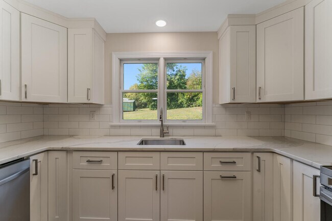 Foto del edificio - 4 Lingert Ave