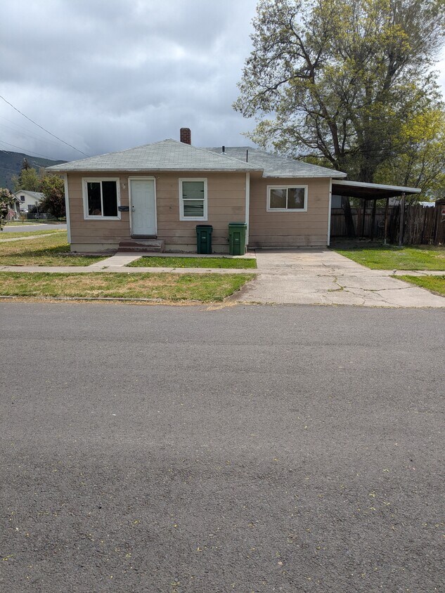Foto principal - 1005 Mitchell St