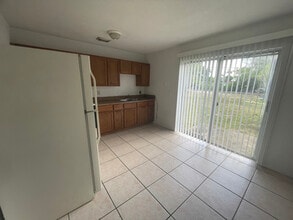 Building Photo - 1537 Barbarie Ln