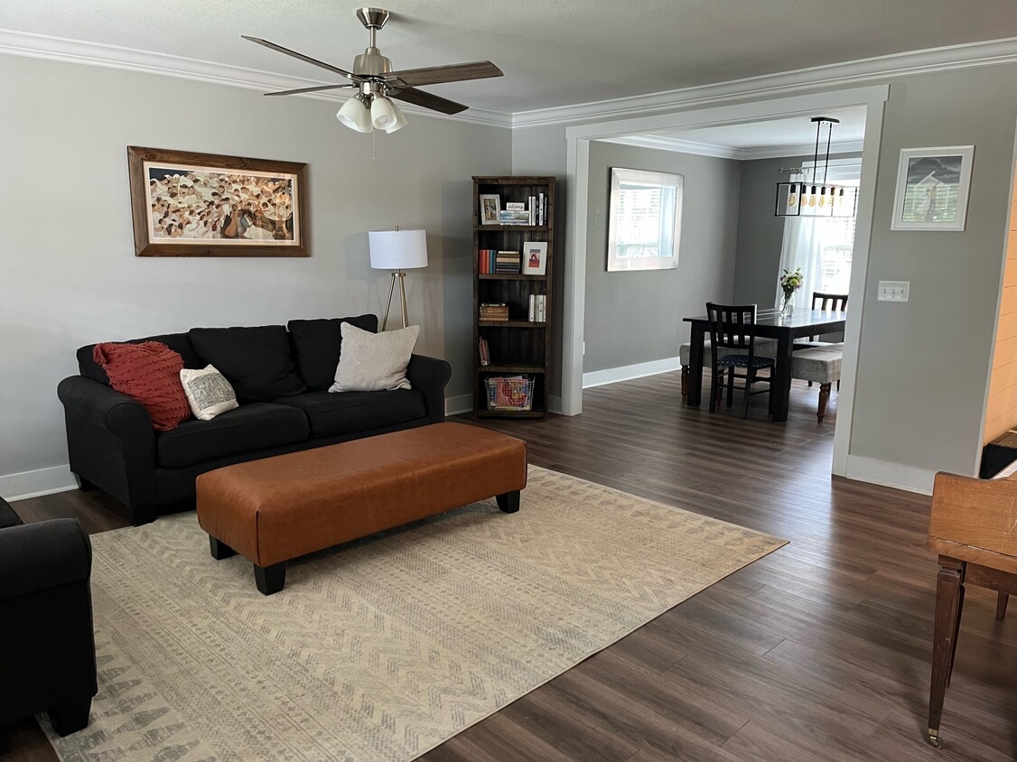 Foto principal - 419 Woodford Way