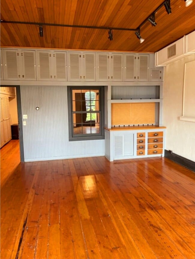 30 Public Sq Unit Penthouse, Medina, OH 44256 Apartments in Medina